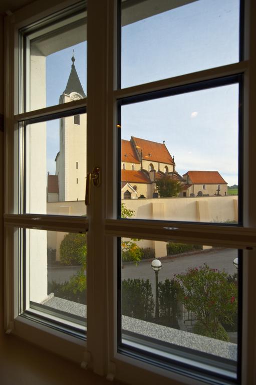 Ardagger Stift Landgasthof Winter מראה חיצוני תמונה